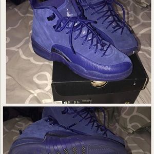 Gently used royal blue Jordan 12s 6.5
